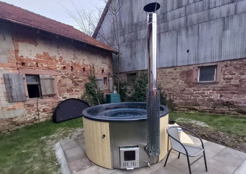 Hot Tub mit Holzofen